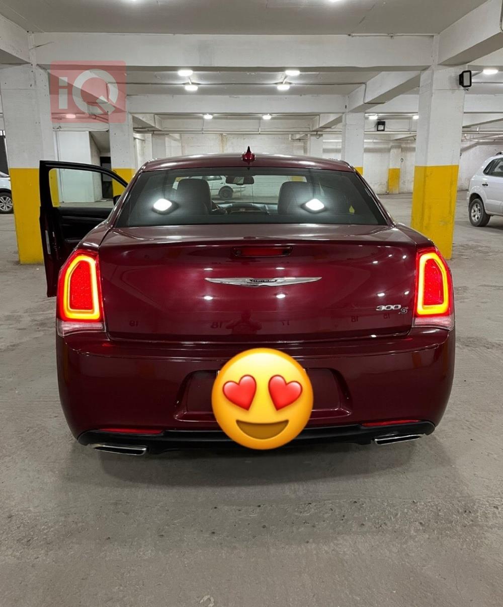 کرایسلەر 300